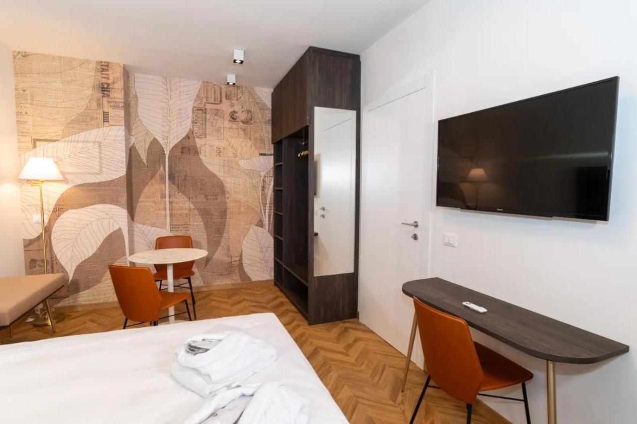 Jacuzzi Suite Home By Enjoy Garda Hotel Peschiera del Garda Ngoại thất bức ảnh